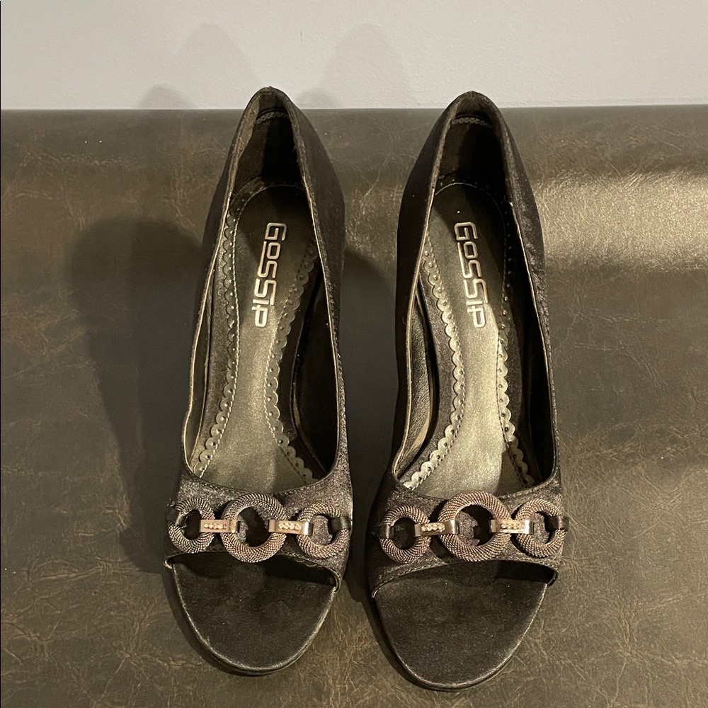 Gossip Black Heels with Chain Detail